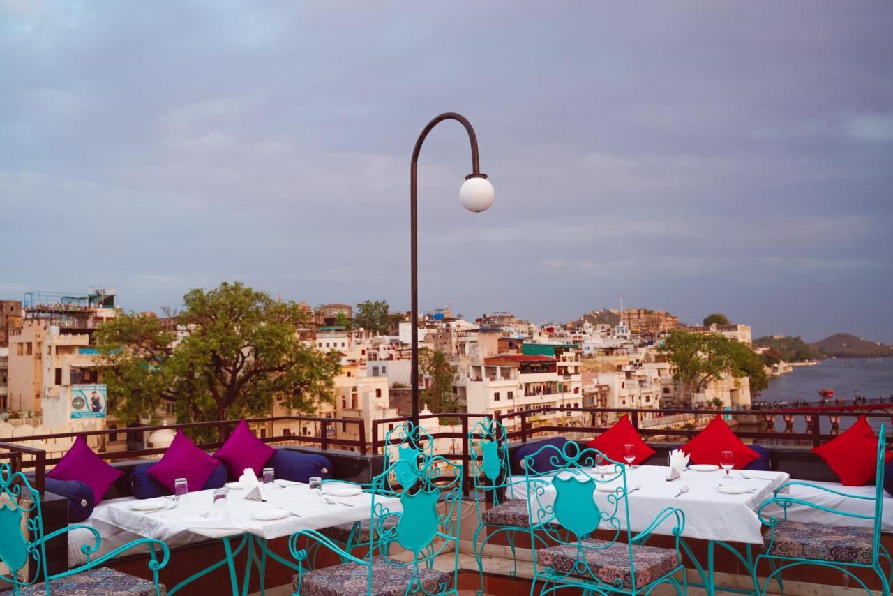 Hide-In Udaipur - A Lake View Boutique Hotel Экстерьер фото